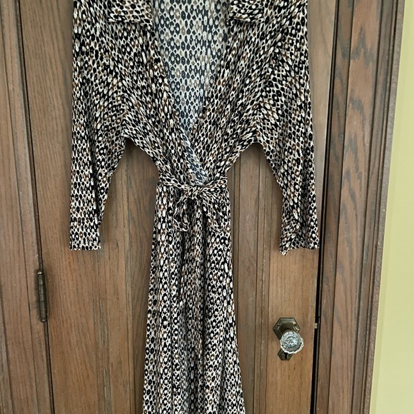NY Collection Black and White Dolman Sleeve Wrap Dress - Picture 1 of 6